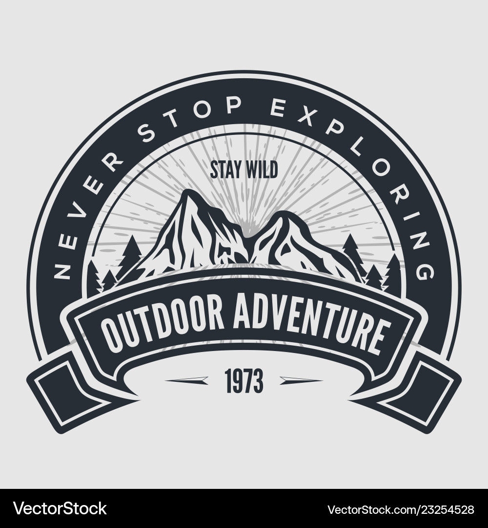 Vintage Outdoor Abenteuer Badge vektorbild