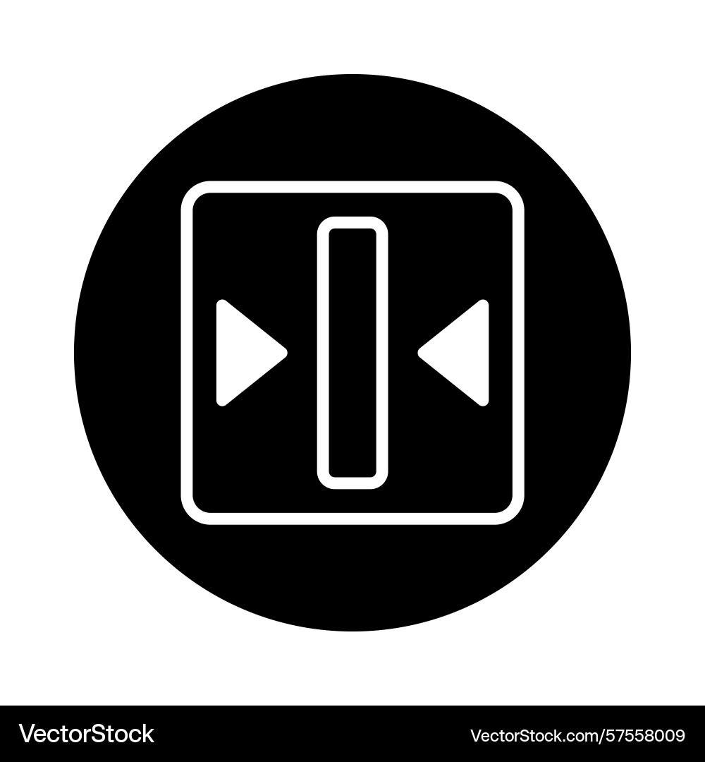 Expand or contract icon representing resizing Expand or contract icon representing resizing Vector Image